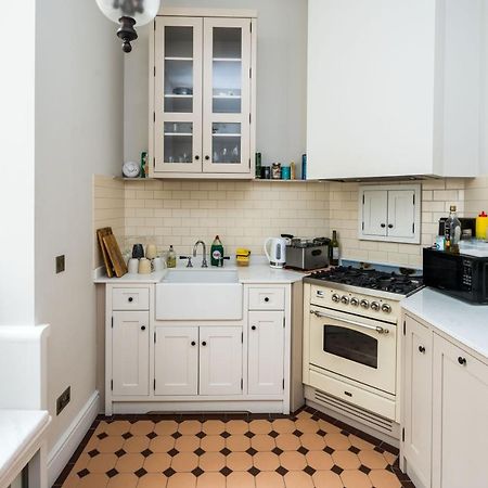 4 Bedroom House Up To 10 People At Heart Of Kensington And Chelsea London Bagian luar foto