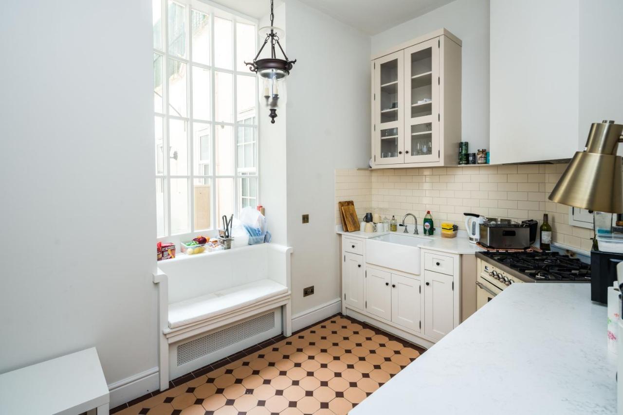 4 Bedroom House Up To 10 People At Heart Of Kensington And Chelsea London Bagian luar foto