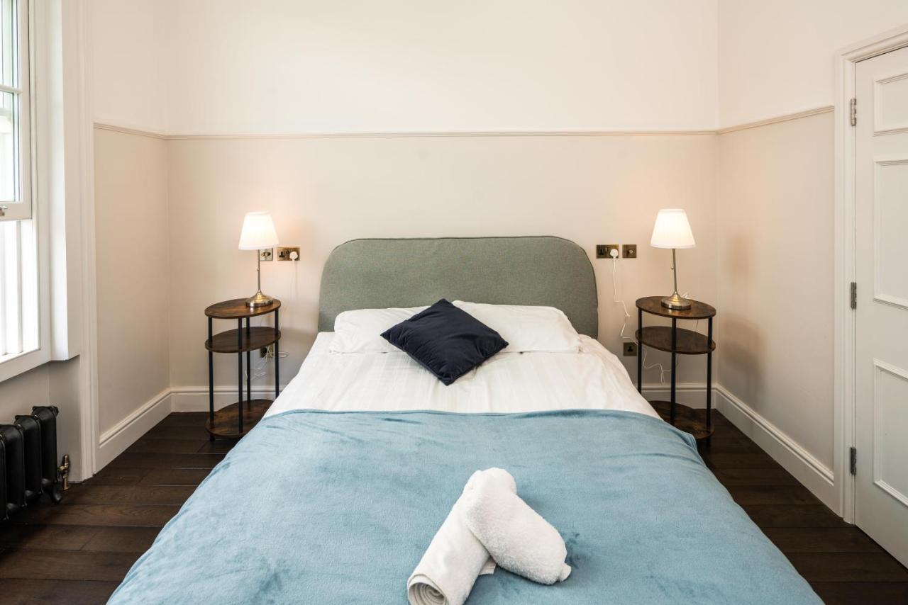 4 Bedroom House Up To 10 People At Heart Of Kensington And Chelsea London Bagian luar foto