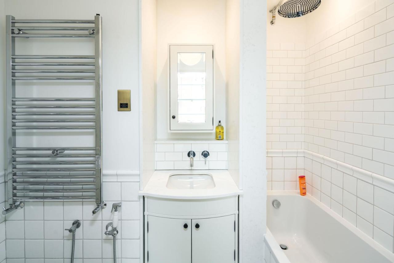 4 Bedroom House Up To 10 People At Heart Of Kensington And Chelsea London Bagian luar foto
